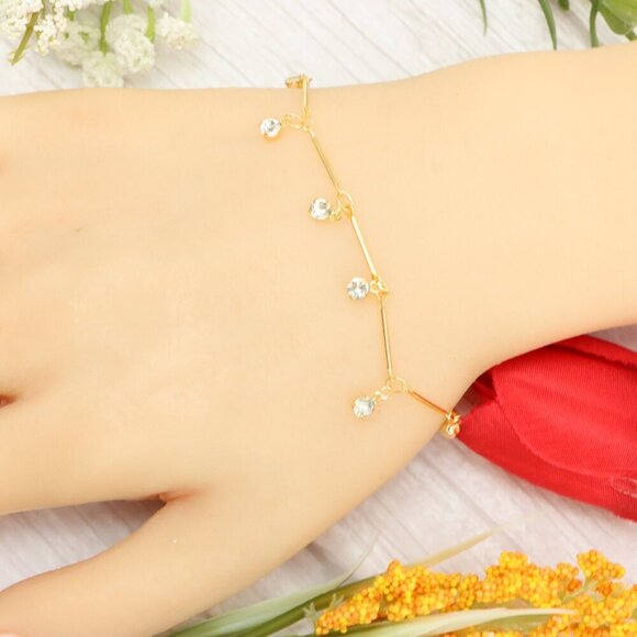 "Trendy Handmade Bracelet – A Thoughtful Gift for Girls & Women | UNVRC1143 - Picture 1 of 10